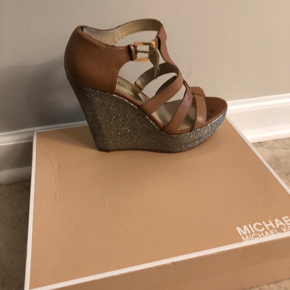 MK Platforms - Picture 1 of 2